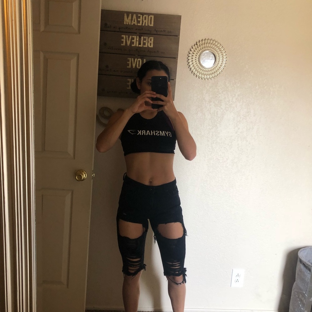 Boyfriend shorts (distressed)